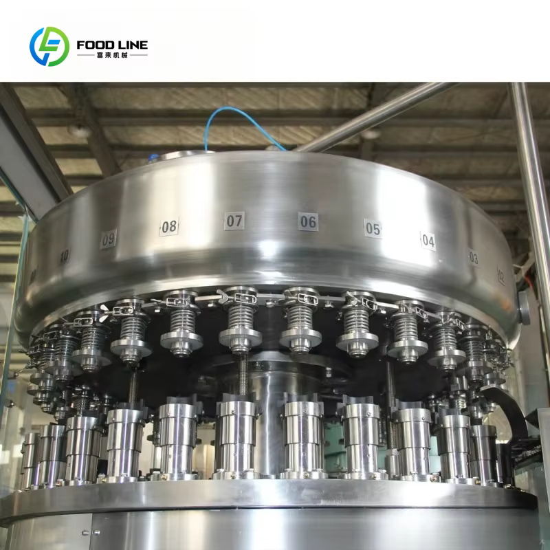 Ligne de production complète et personnalisée de remplissage de canettes, de A à Z, entièrement automatique, pour le traitement et l'emballage de boissons en canettes.