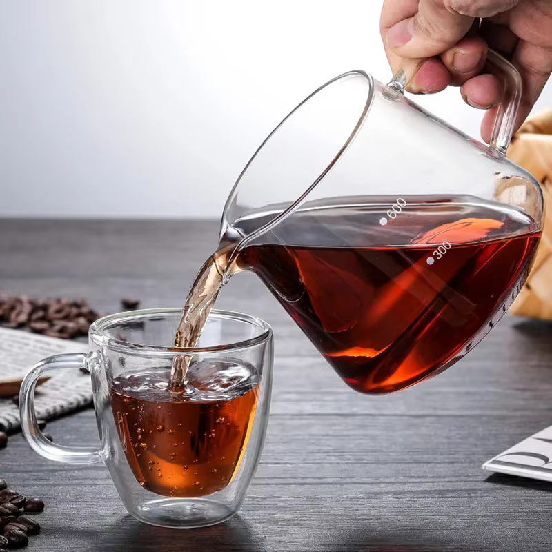 Serveur de café avec goutteur en verre