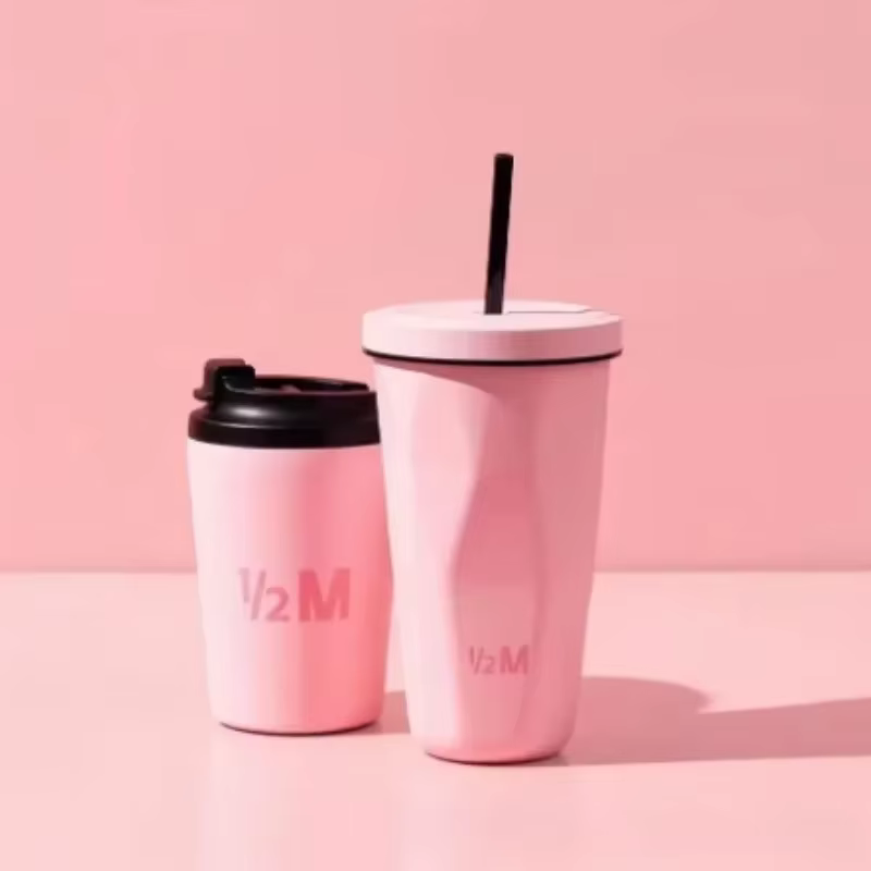 Gros demi M tasse à café