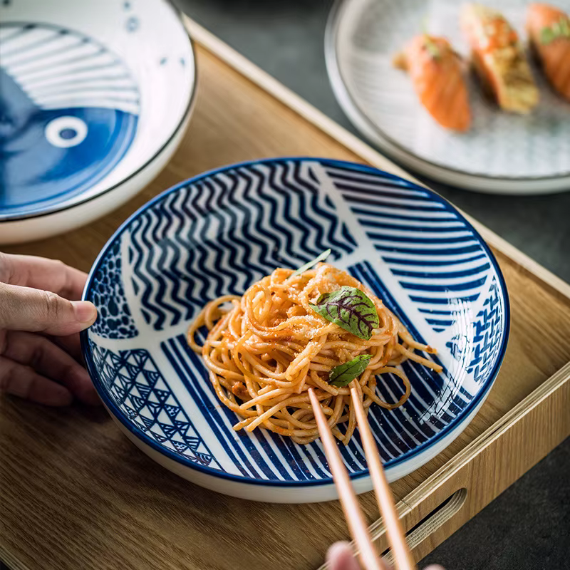 Assiette en céramique japonaise