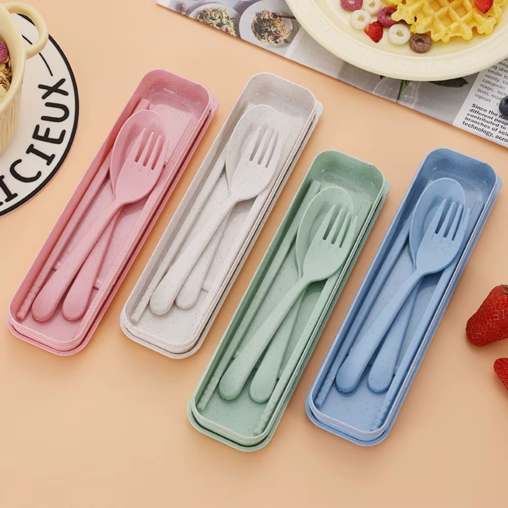 Ensemble de couverts en plastique avec boîte de rangement