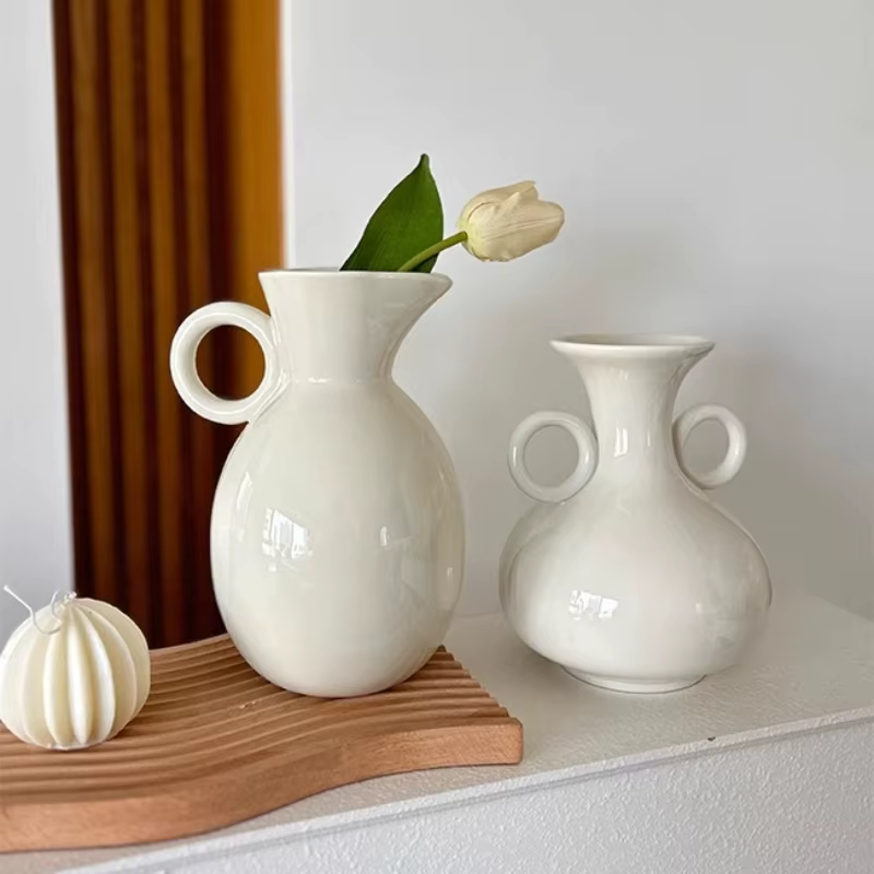 Vase à fleurs en céramique blanche Vintage