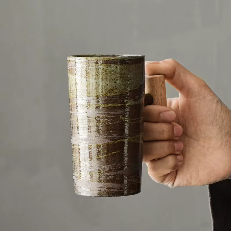 Tasse à café en poterie d'aldéhyde décroissante à la main