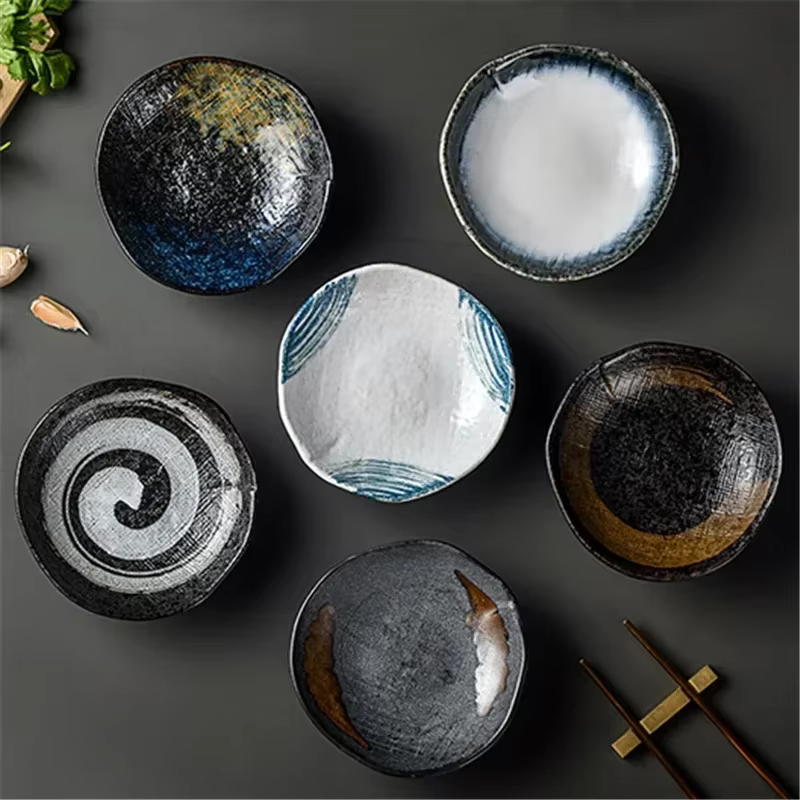 Assiette japonaise créative en céramique avec pieds hauts