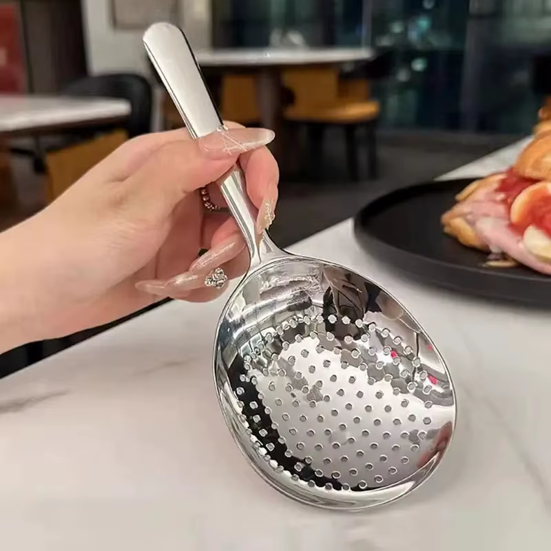 Louche en acier inoxydable pour servir la soupe