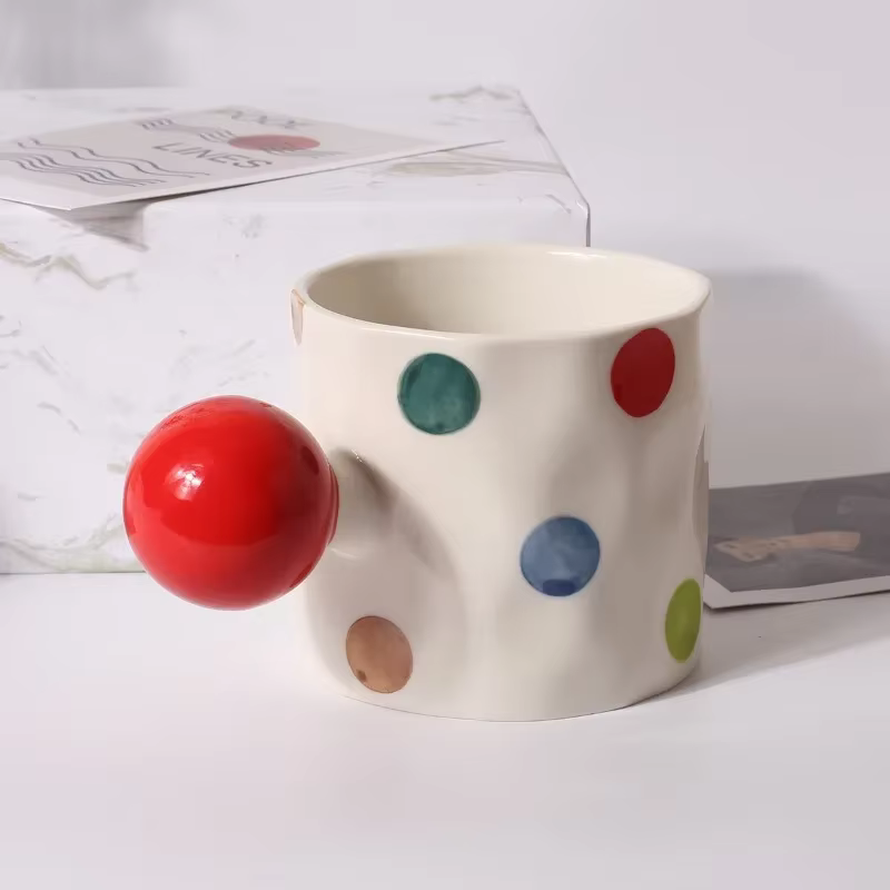 Tasse à café en forme de cœur en céramique fine