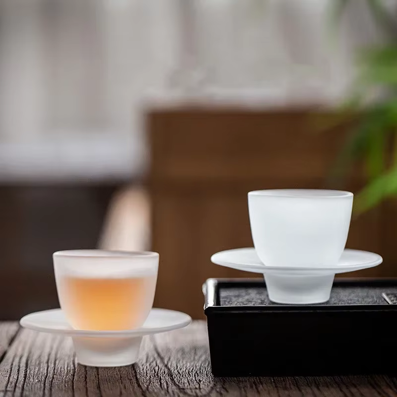 Tasses à thé givrées en forme de nuage