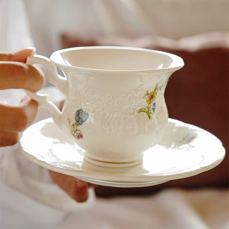 Tasse à expresso et ensemble S/05 en céramique, fleur rétro, entrée française, tasse à thé de l'après-midi de luxe, assiette à dessert, cadeau élégant pour les filles