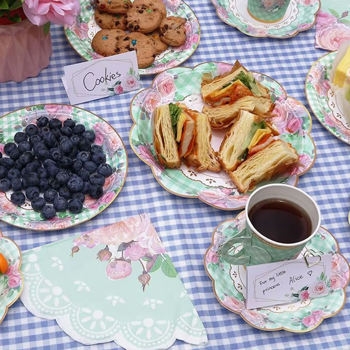 Ensemble de vaisselle pour fête de thé