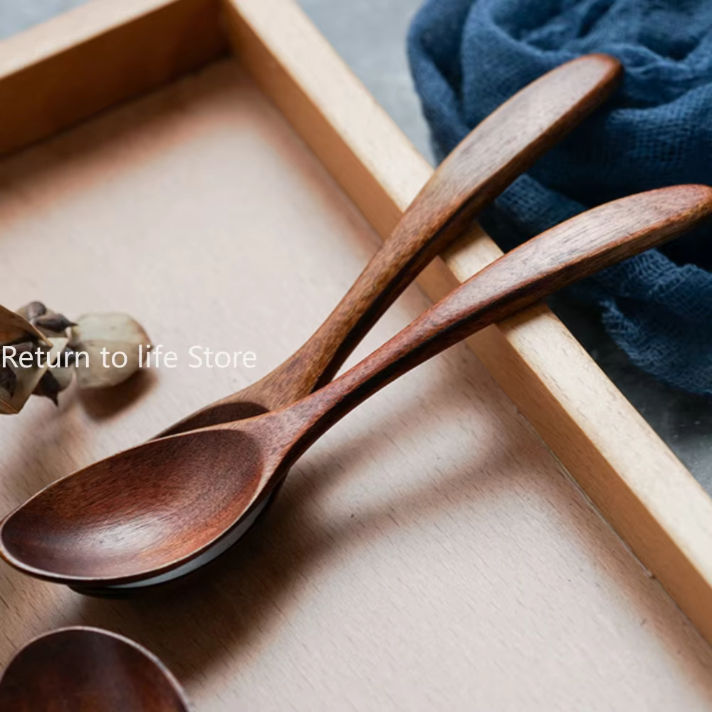 Ustensiles de cuisine couverts en bois cuillère