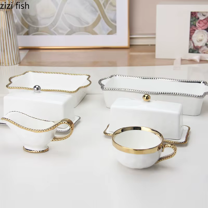 Assiette de table en céramique à pois nacrés