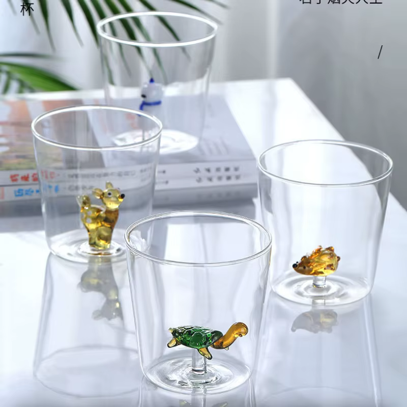 Tasse à café en relief d'animaux mignons