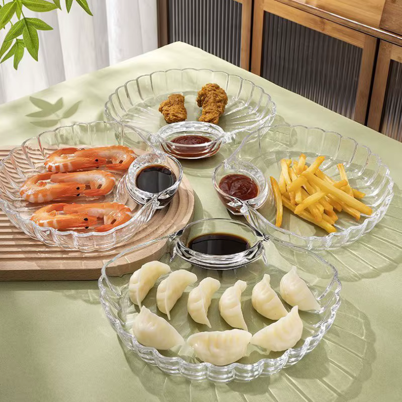 Assiette transparente en forme de coquille