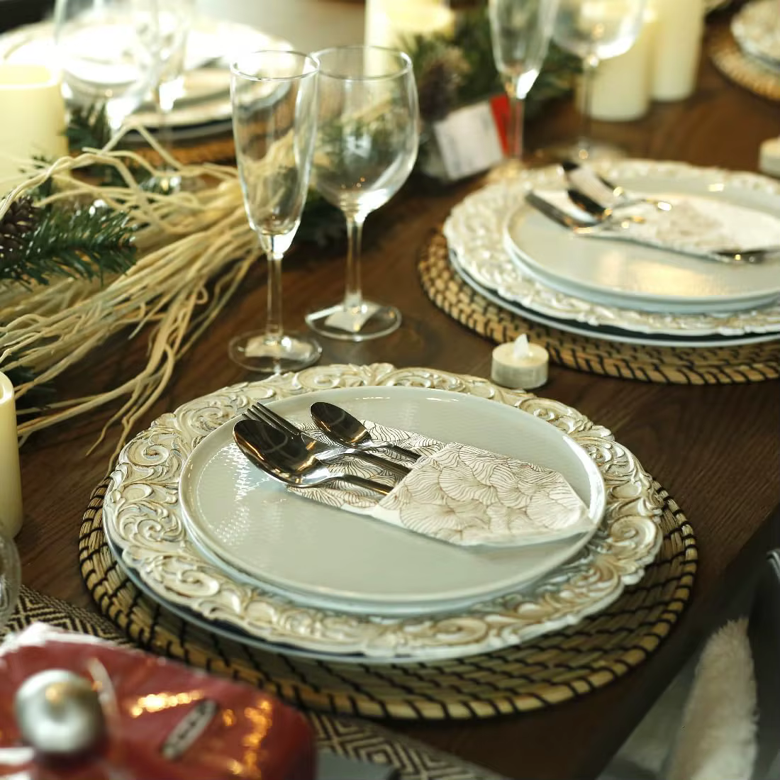 Assiettes de présentation anciennes