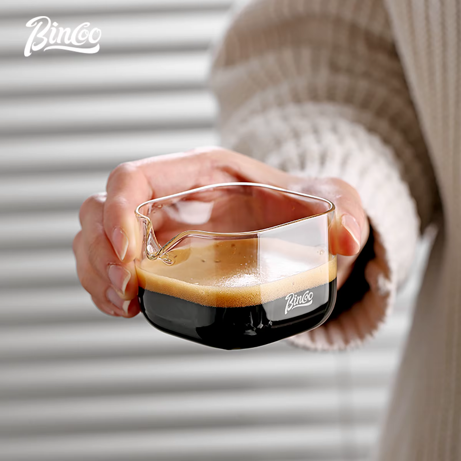 Verres à expresso transparents avec échelle