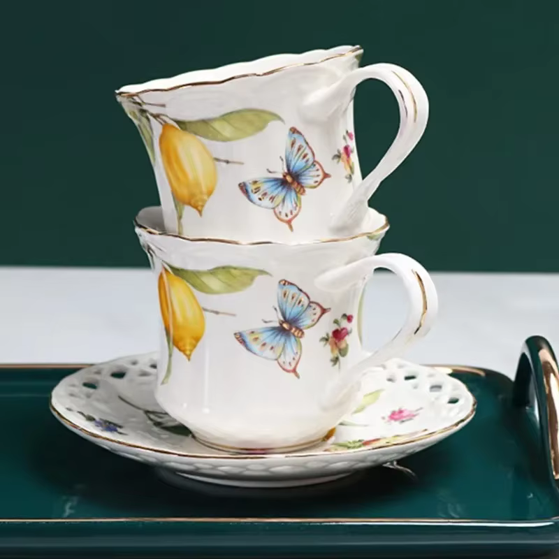 Ensemble tasse et soucoupe à café en céramique européenne avec motif papillon citron et cuillères