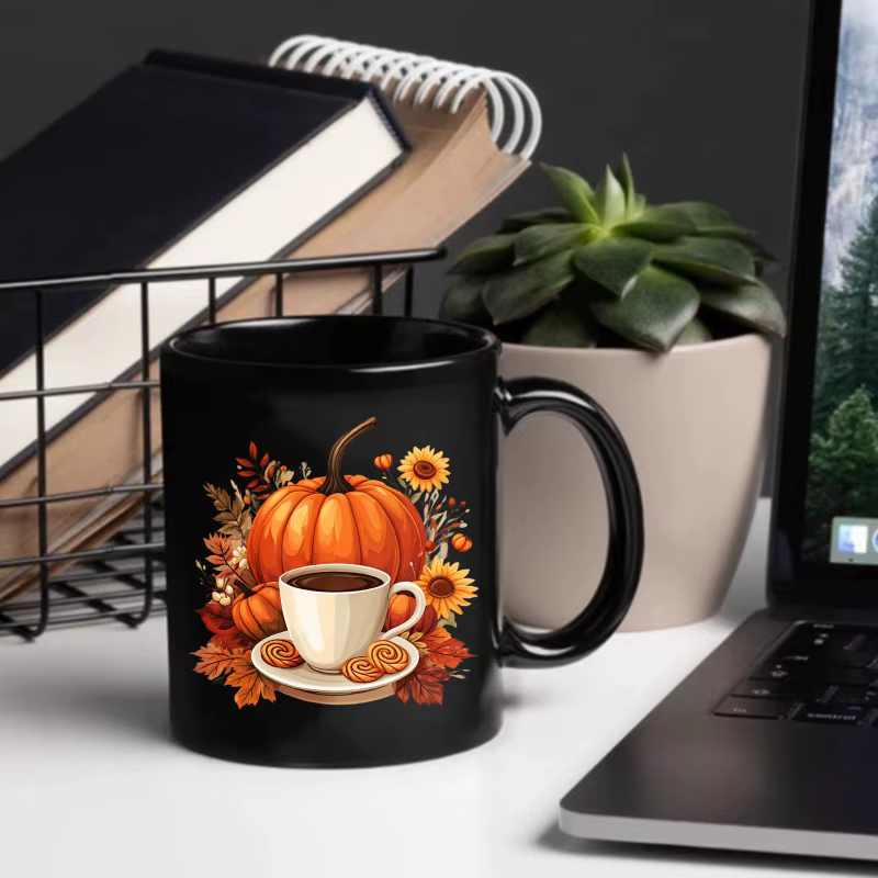 Tasse à café en céramique avec motif de citrouille noire et de fleurs d'automne