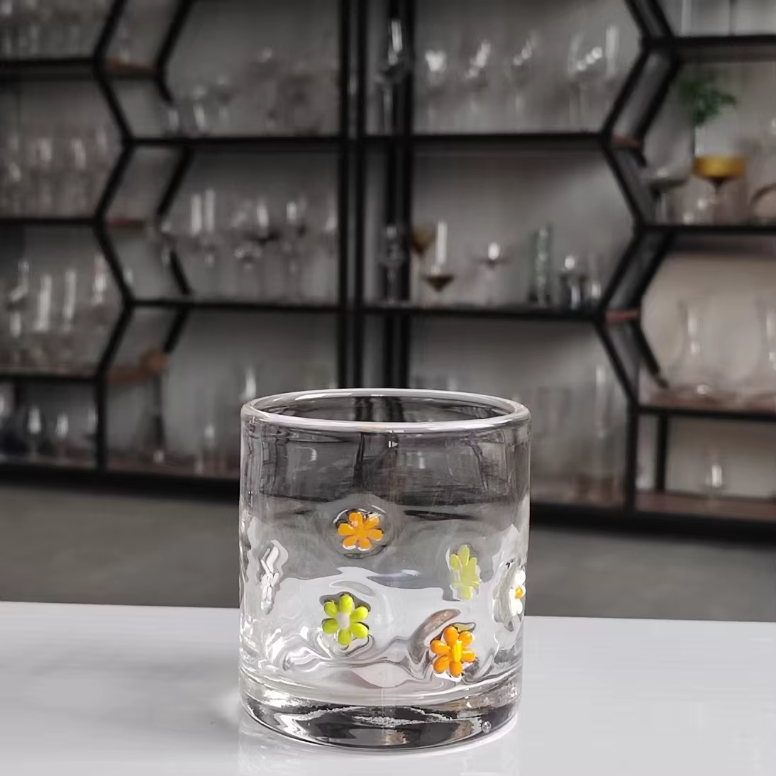 Tasse en verre avec nœud en Relief