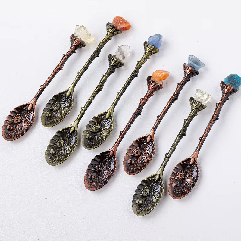 Cuillère en cristal naturel brut pour glace