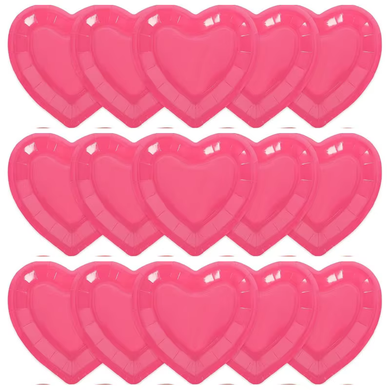 Assiette en papier d'amour pour la saint-valentin