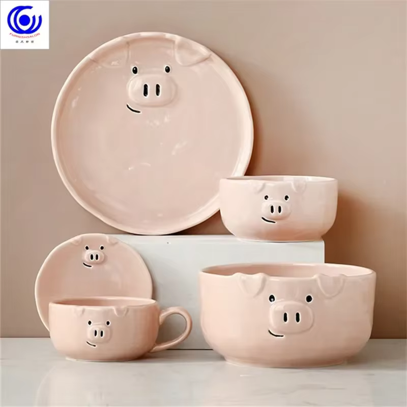 Ensemble de plats mignons en céramique