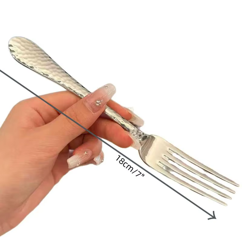 Couverts de cuisine essentiels - Fourchettes à dîner en acier inoxydable à long manche ; Vaisselle à quatre dents