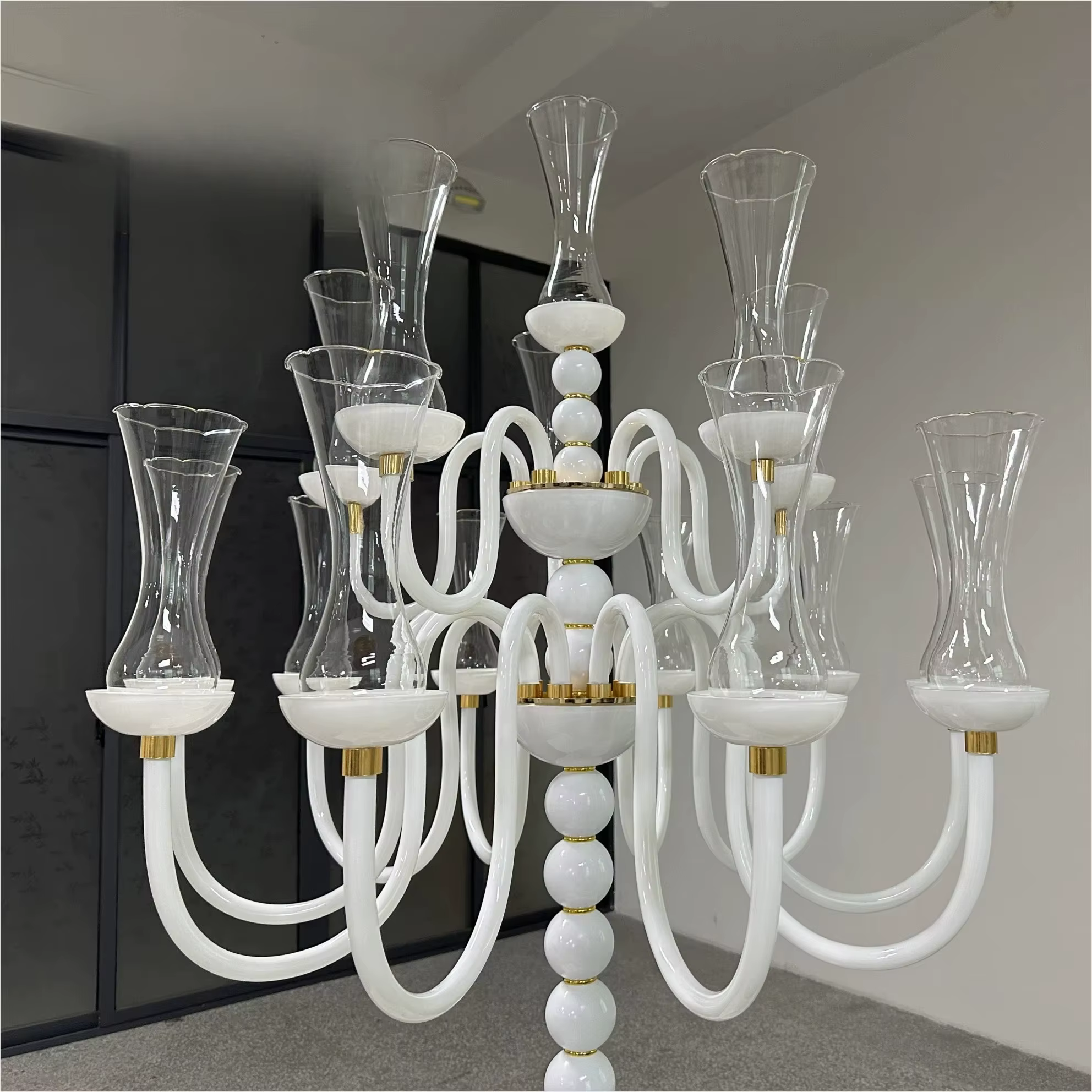 Grand support d'ouragan en verre de cristal blanc
