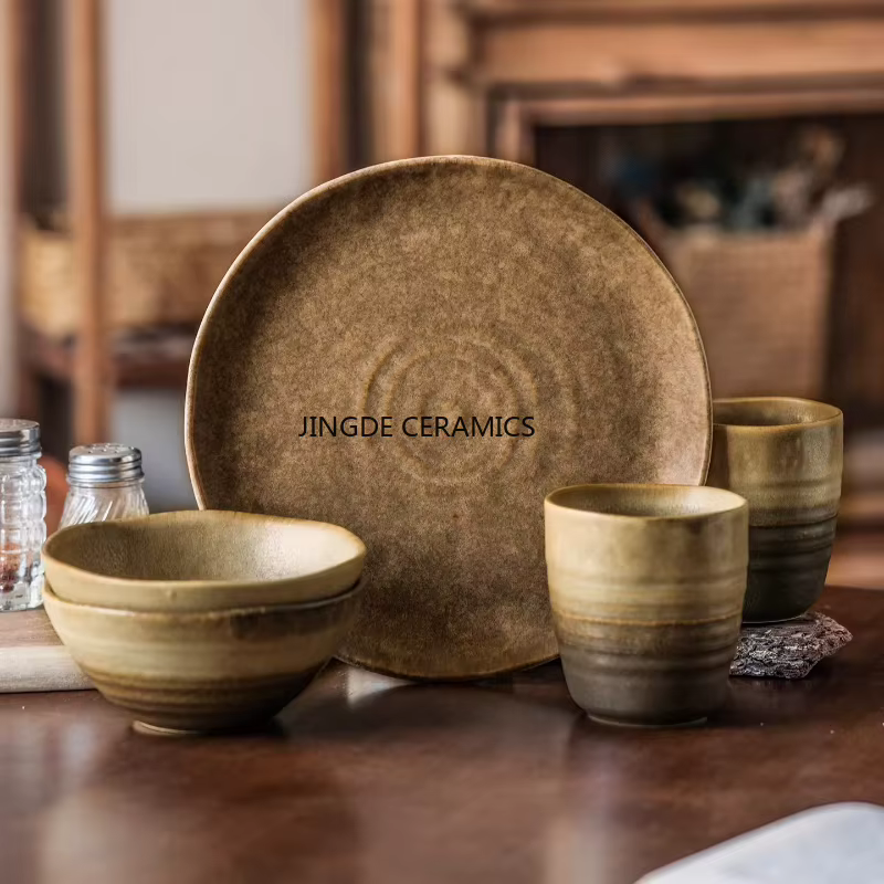 Vaisselle en céramique japonaise