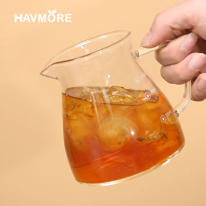 Serveur de café en verre avec échelle à points
