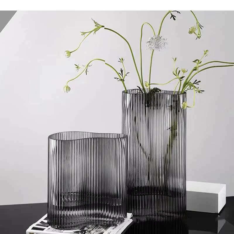 Vase en verre à grain vertical