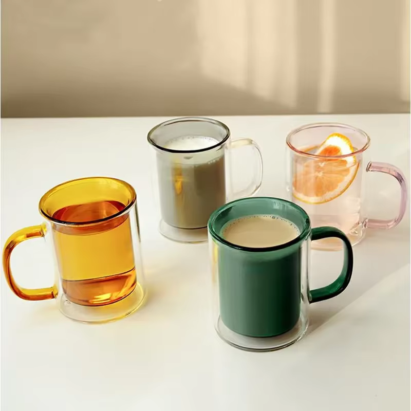 Tasse astronomique en verre coloré avec poignée