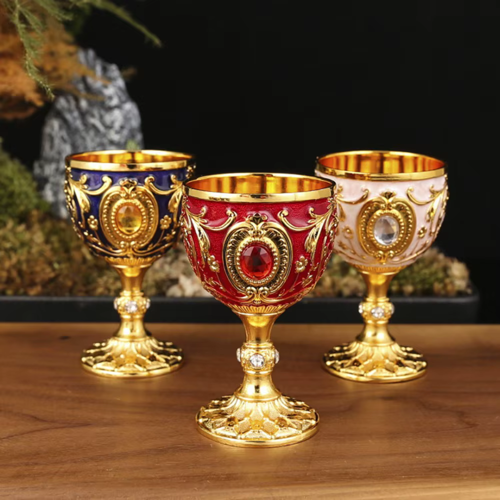 Tasse à vin en métal Vintage en relief médiéval