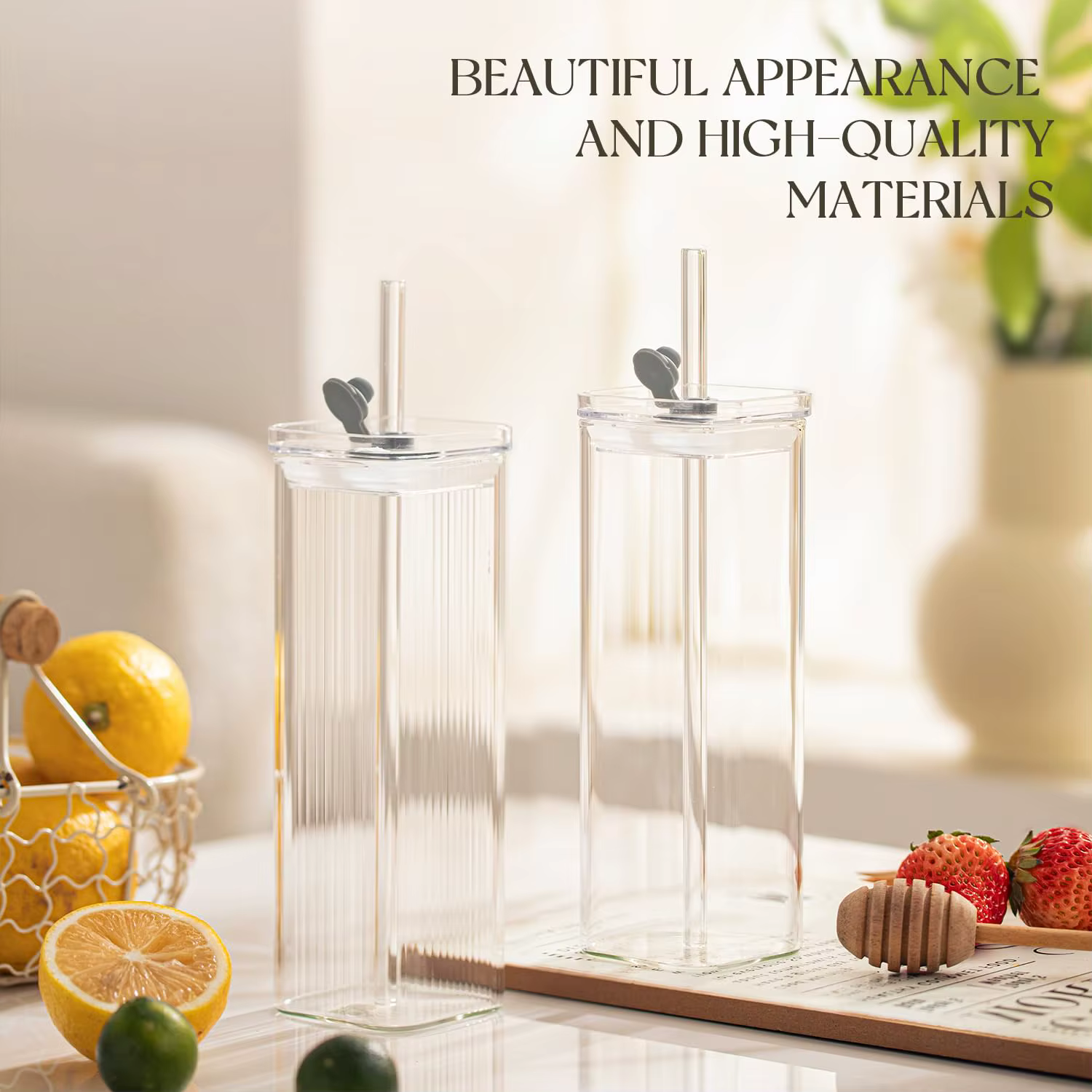 Lot de 6 verres carrés avec couvercles et pailles