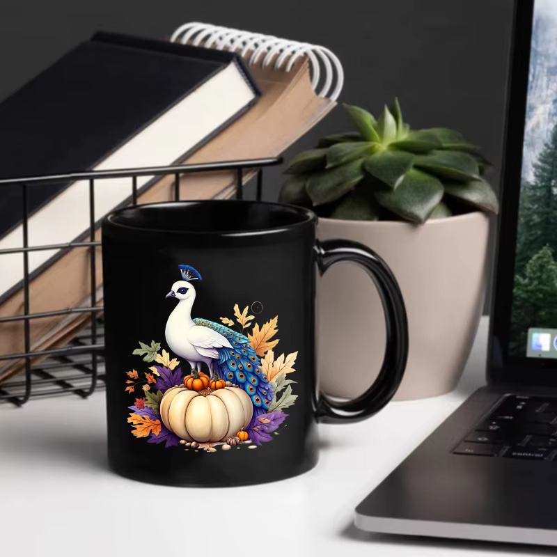 Tasse en céramique, motif de feuille d'automne paon noir et de citrouille