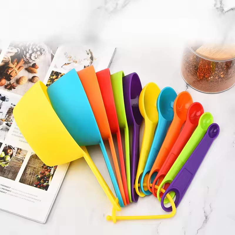 Ensemble de cuillères à mesurer en plastique avec échelle