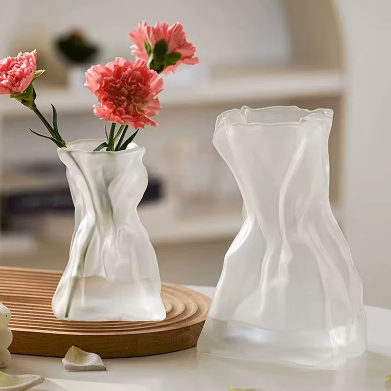 Vase à fleurs en verre moderne