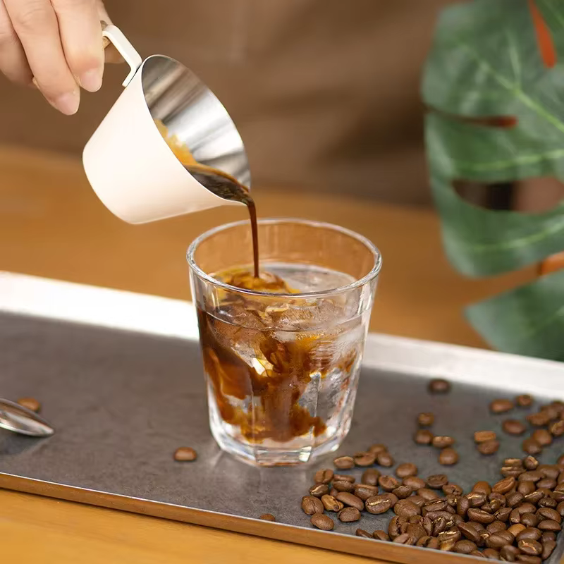 Tasse en acier inoxydable pour café