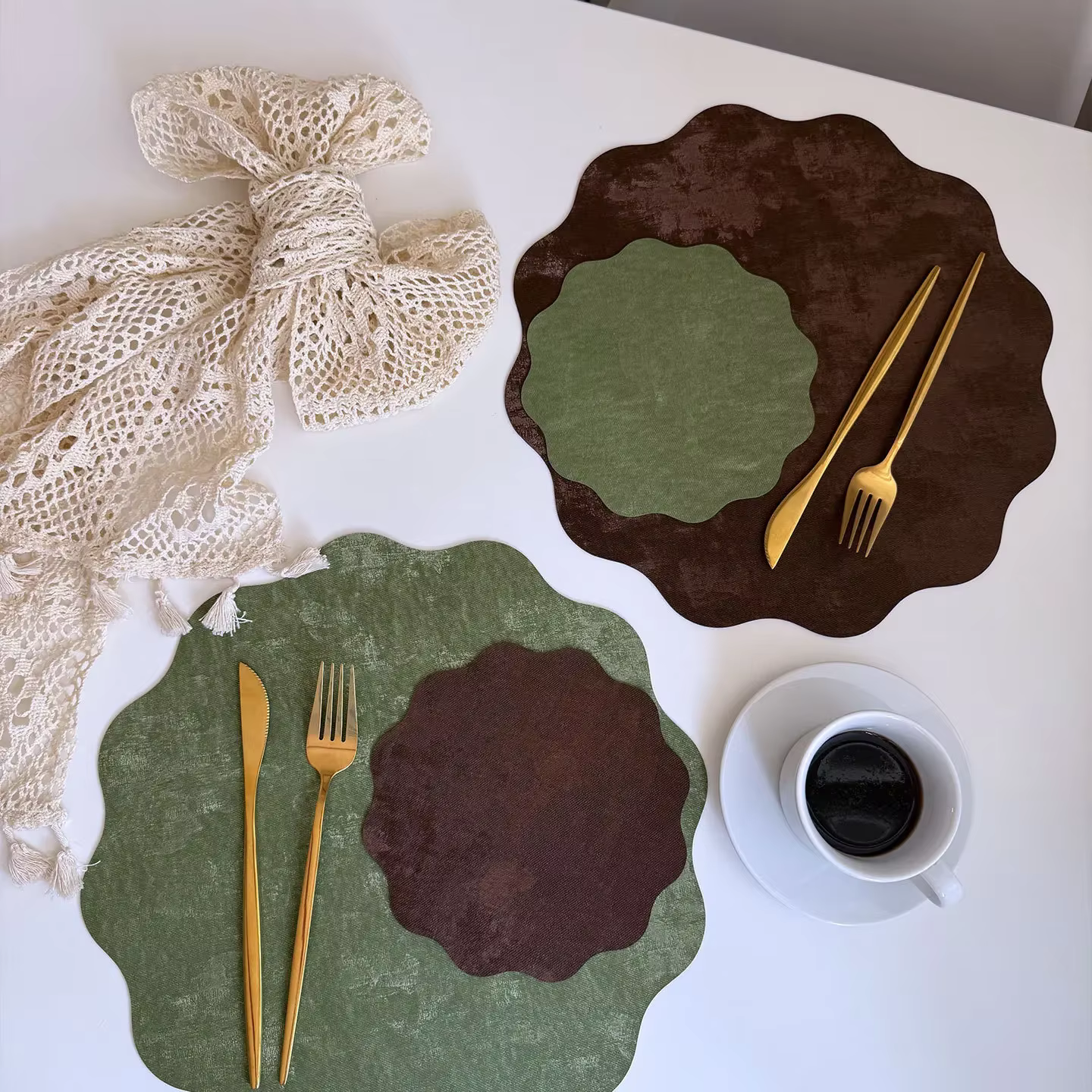 Sous-verre et set de table en similicuir velours