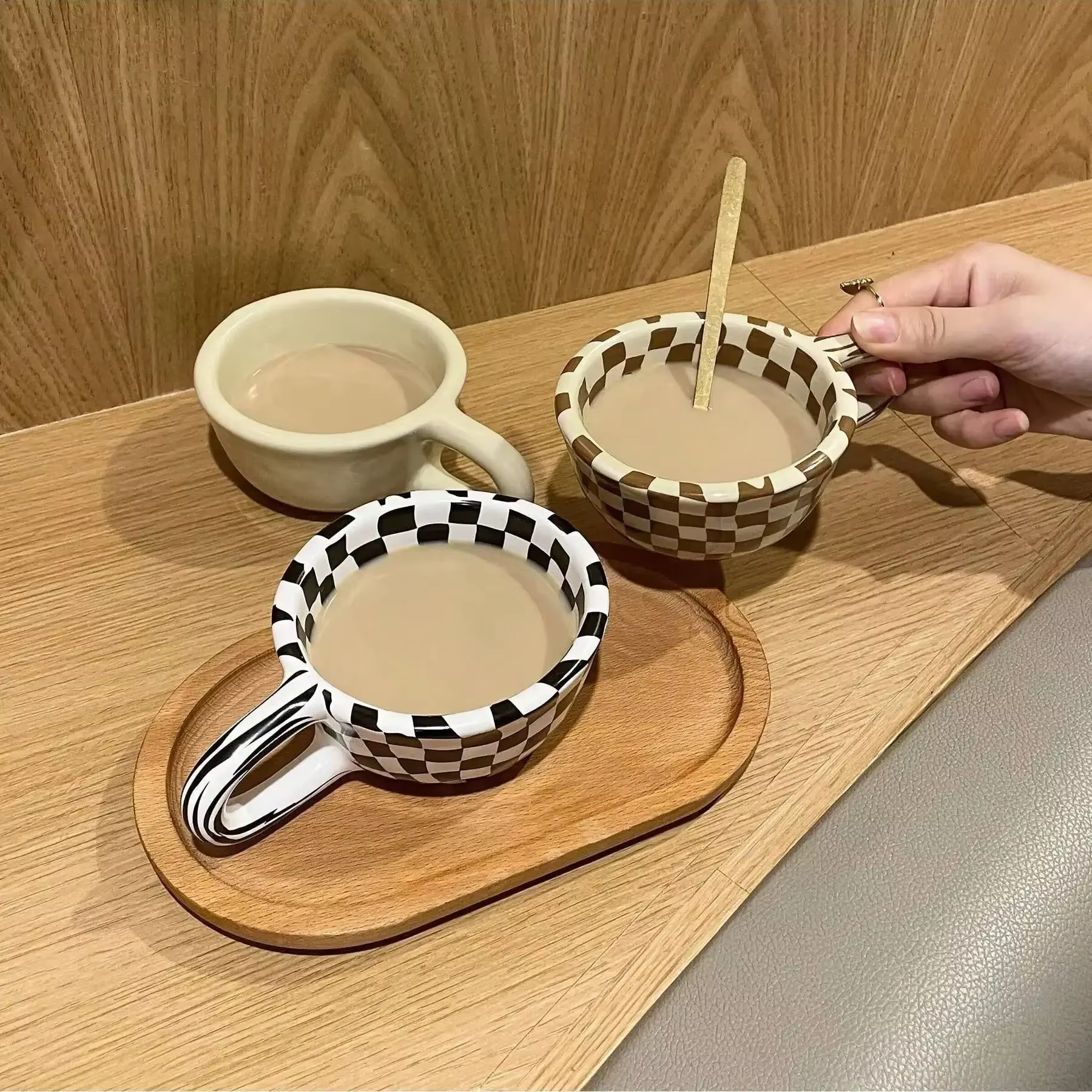 Tasse à thé créative en céramique à motif à carreaux