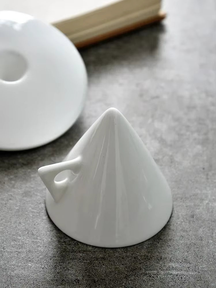 Ensemble de tasses à café et soucoupes fabriquées à la main en porcelaine d'os avec cuillère expresso partager