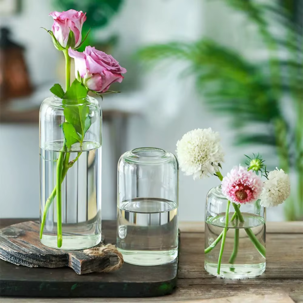 Vase en verre cylindrique moderne