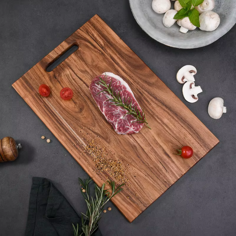 Planche à découper carrée en bois d'acacia massif