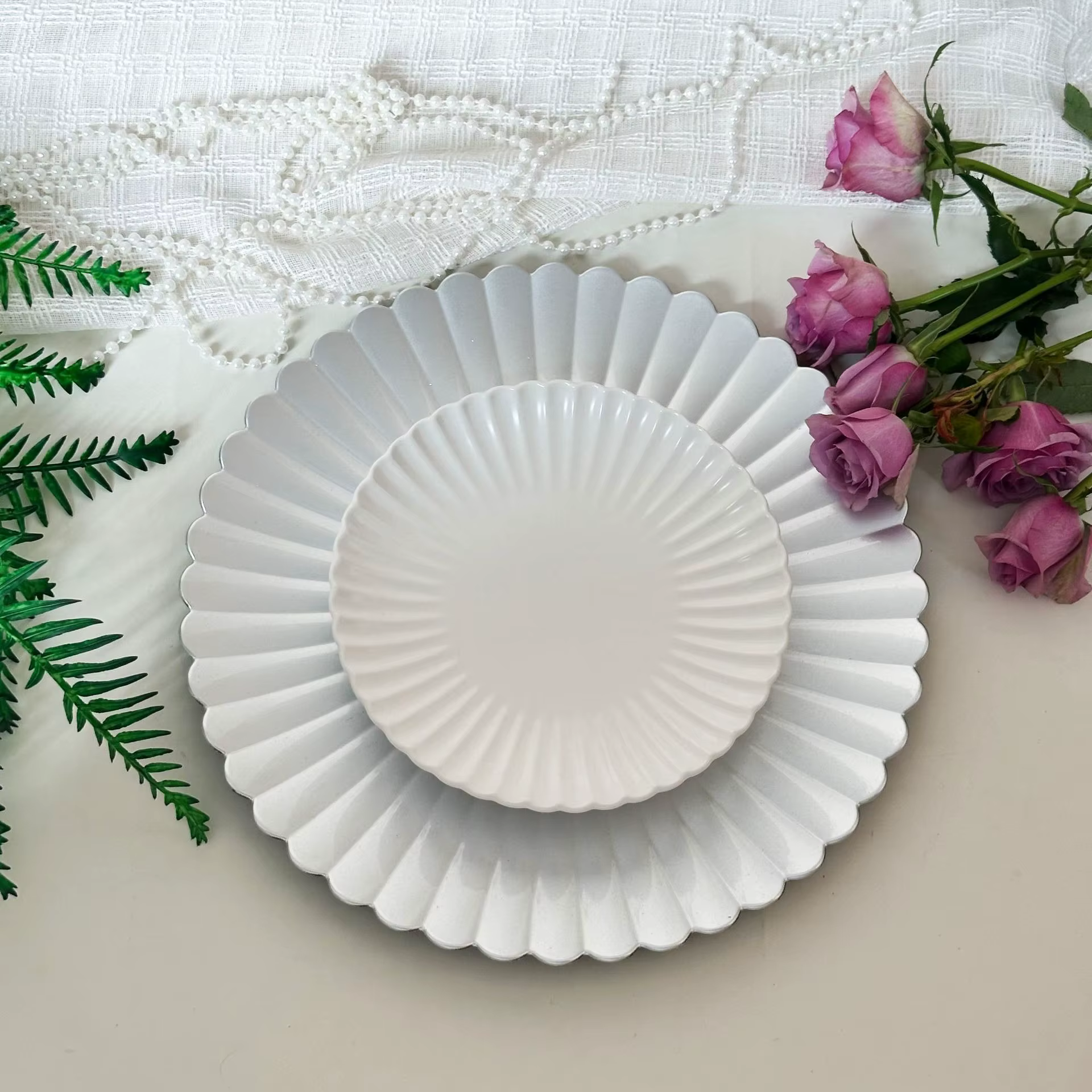 100 assiettes rondes de 13 pouces pour la décoration de table