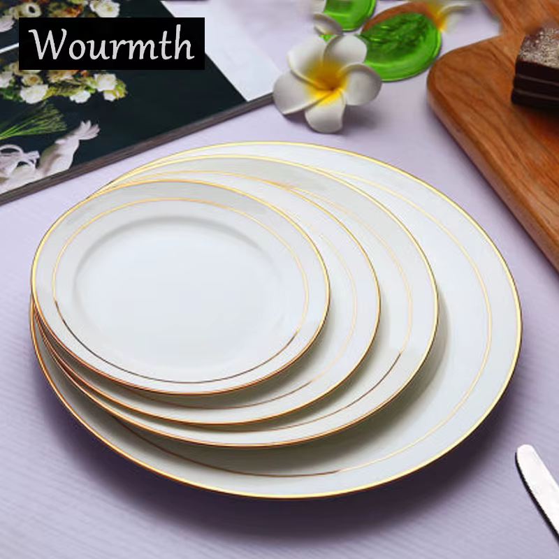 Assiette à dîner en porcelaine blanche