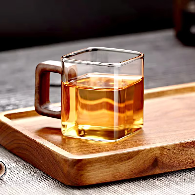 Tasse à café en verre de café moulu frais de petite capacité avec manche en bois de noyer tasses et tasses de thé au lait pour petit déjeuner à la maison