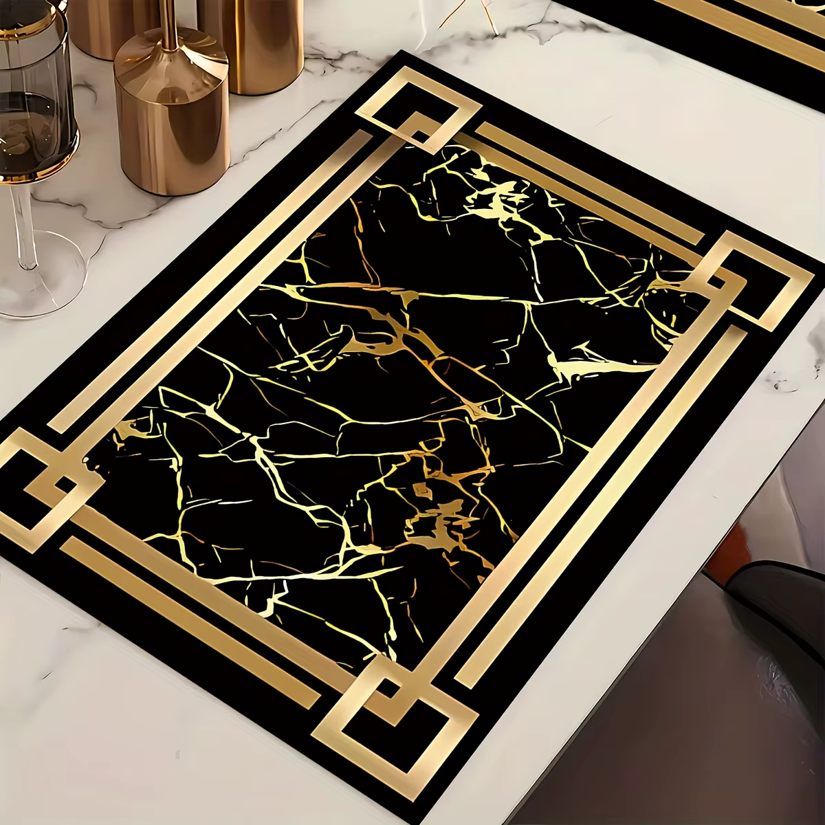 1 sous-plat en lin de cuisine à motifs noirs et dorés