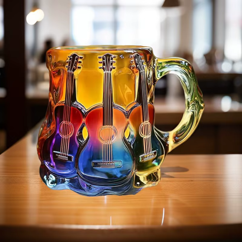 Tasse à café en forme de guitare