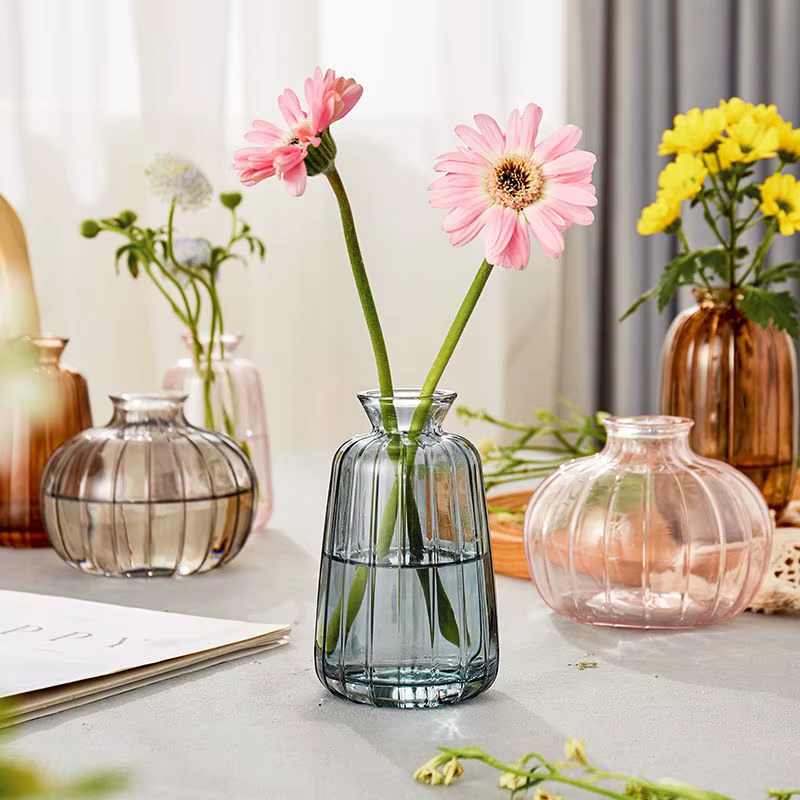 Vase en verre transparent