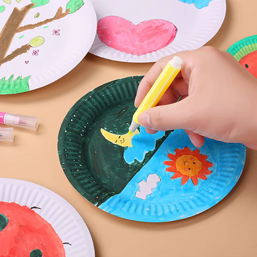Ensemble d'assiettes en papier jetables blanches