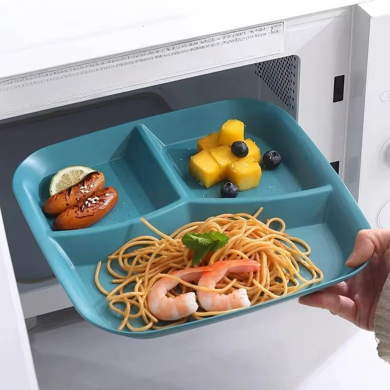 Assiette à manger carrée en plastique à trois grilles